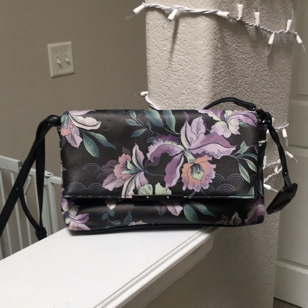 EUC Ellen Tracy crossbody